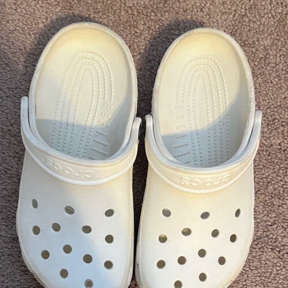Kids White Crocs Clogs size 5 - Picture 2 of 7